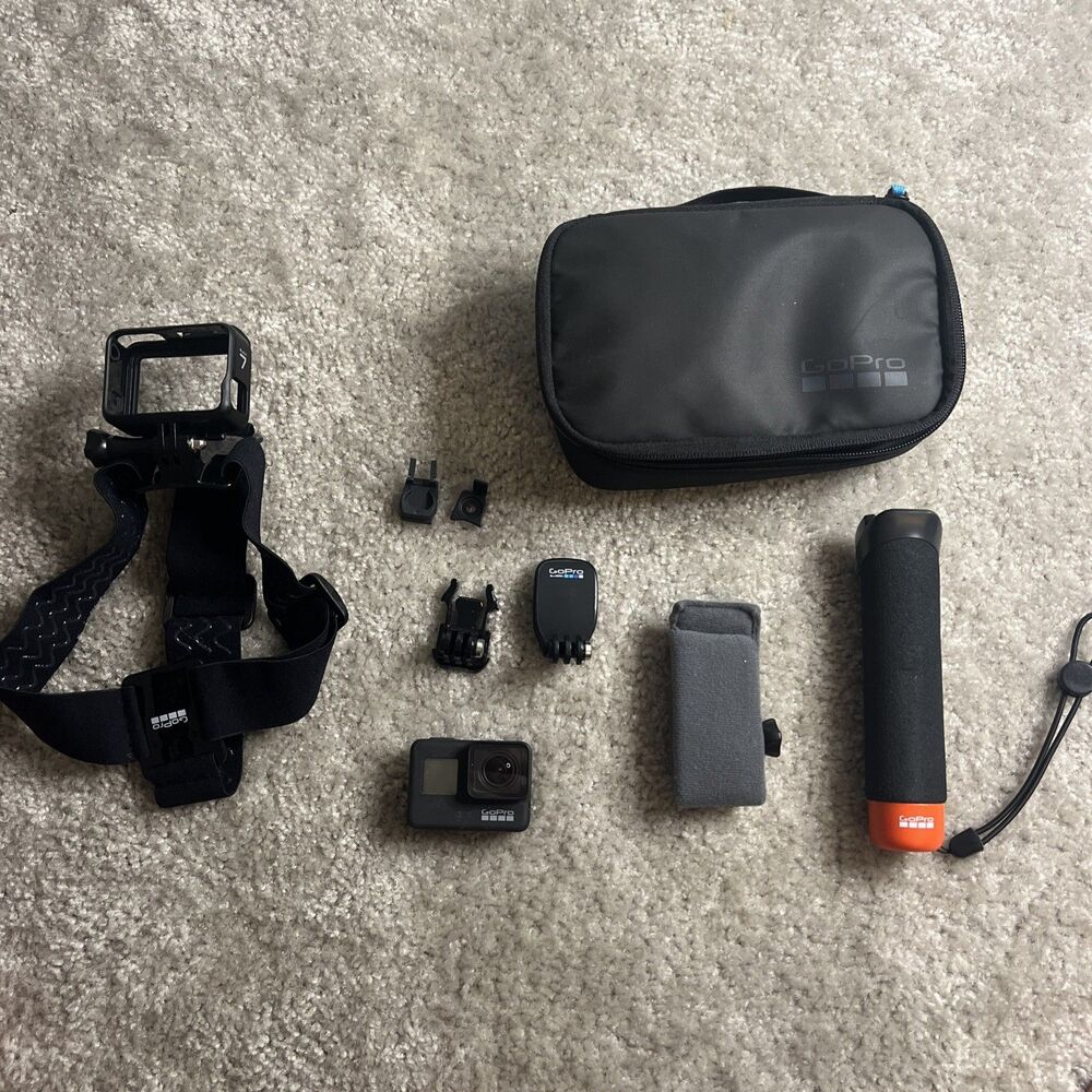 GoPro Black 7 - With Kit - Mount & Accessories